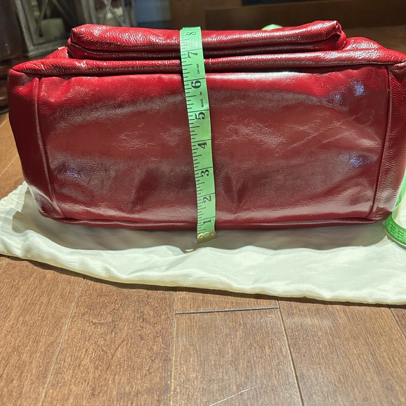 ⭐️#16002 Coach Oxblood Patent Leather Versatile Travel/Baby Tote with Change Pad - Picture 8 of 15